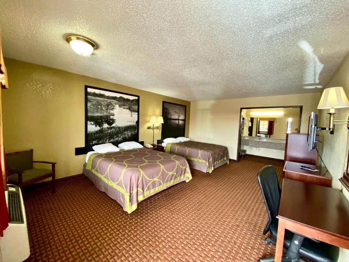 Super 8 By Wyndham Shawnee Otel Dış mekan fotoğraf